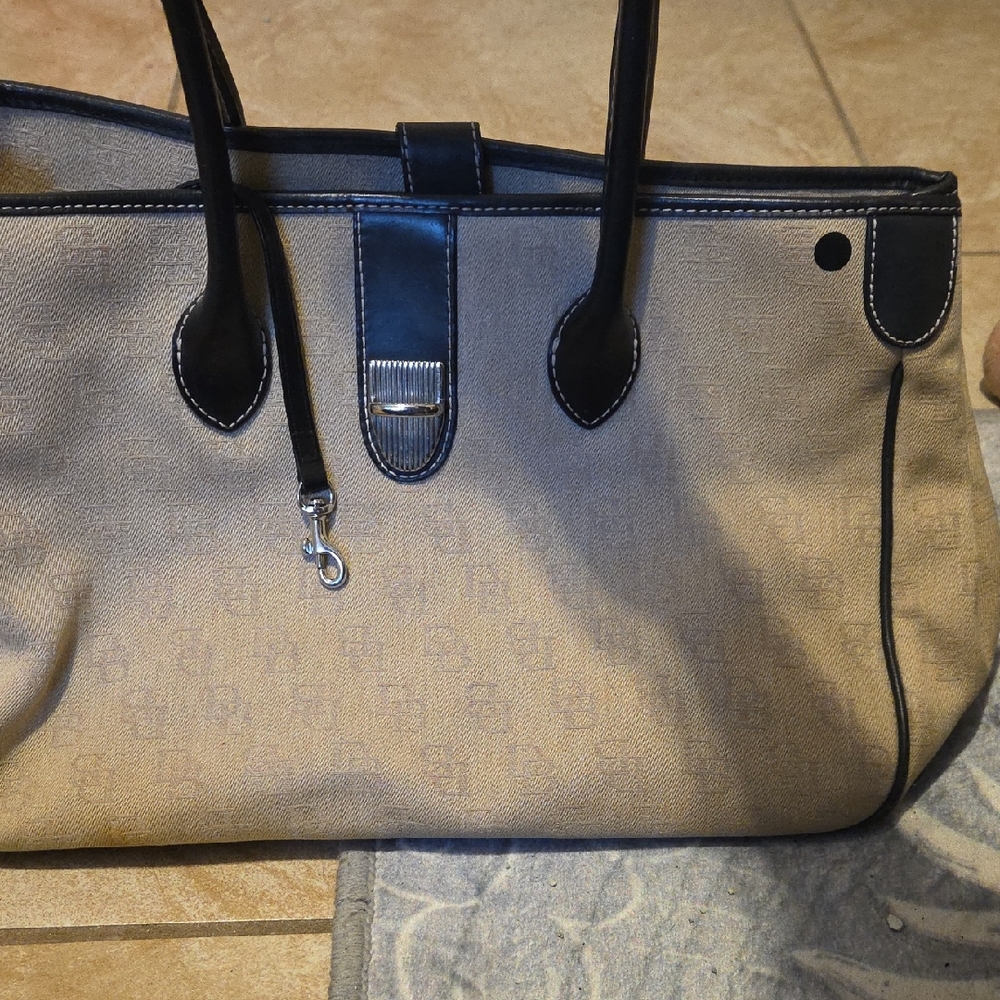 Dooney And Bourke Bag